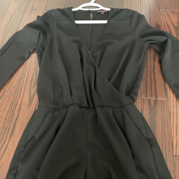 Black long sleeve romper - Picture 4 of 6